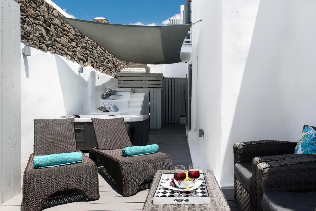 Riva Suites *