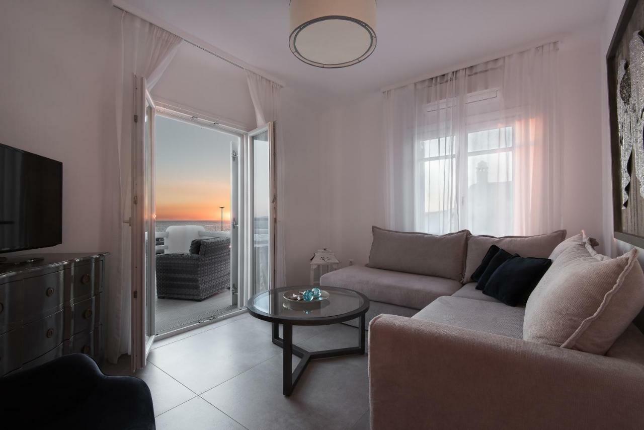 Riva Suites *