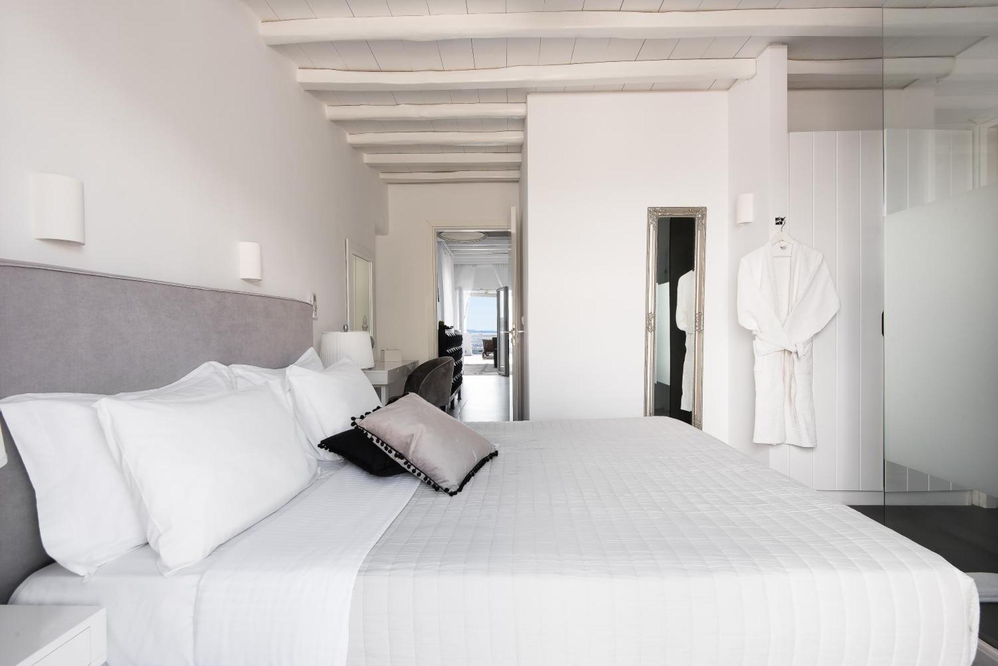 Riva Suites *